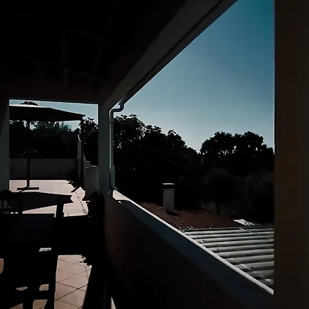 Breakfast Under A Tree - And Lejlighed *