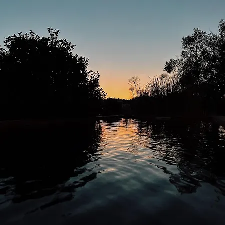 Breakfast Under A Tree - And Apartment *
