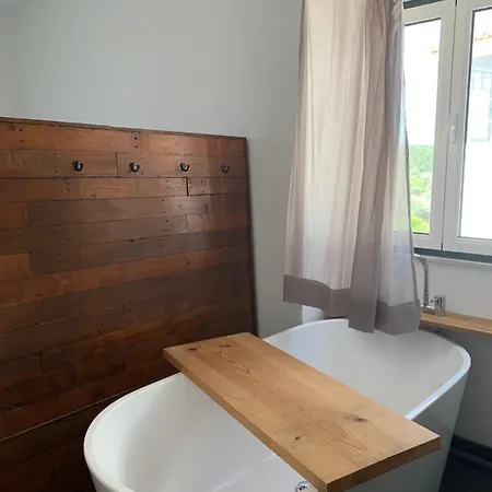 Breakfast Under A Tree - And Apartment Tomar