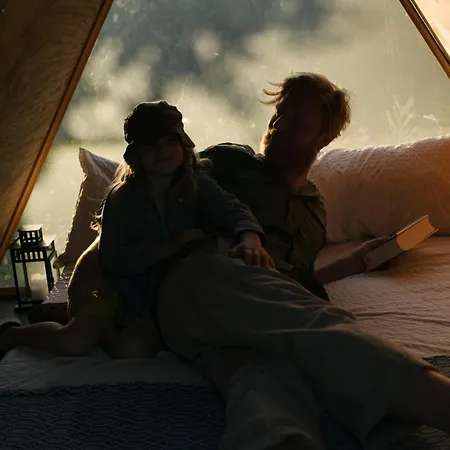 Apartment Breakfast Under A Tree - And Tomar