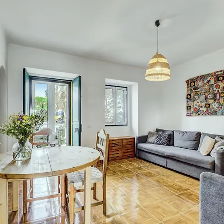 Breakfast Under A Tree - And * Tomar