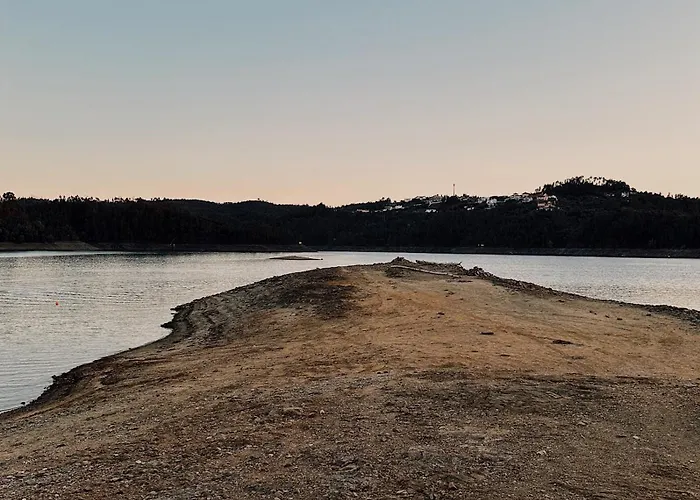 Breakfast Under A Tree - And * Tomar