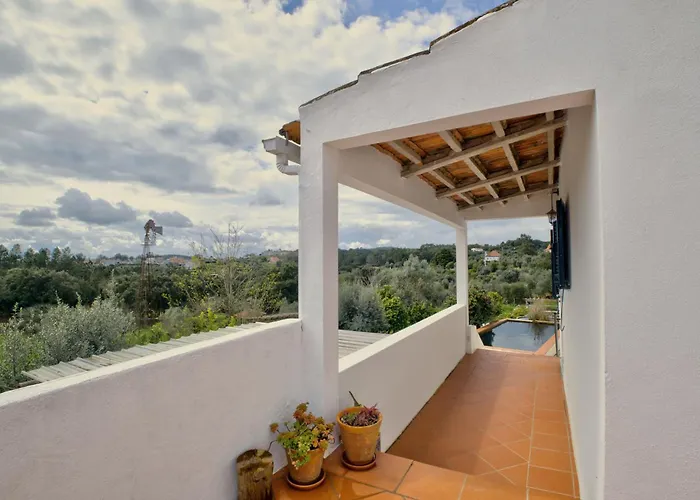 Breakfast Under A Tree - And Apartamento Tomar