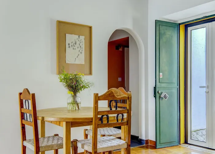 Breakfast Under A Tree - And