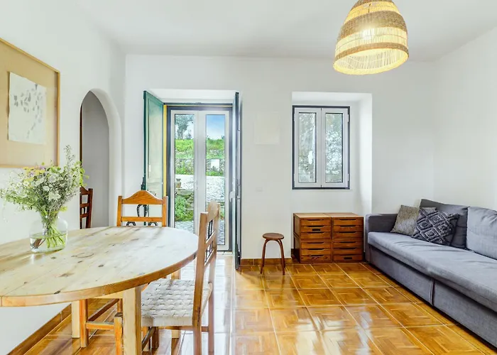 Breakfast Under A Tree - And Apartamento