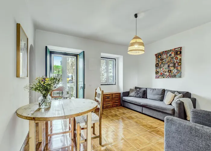 Breakfast Under A Tree - And * Tomar