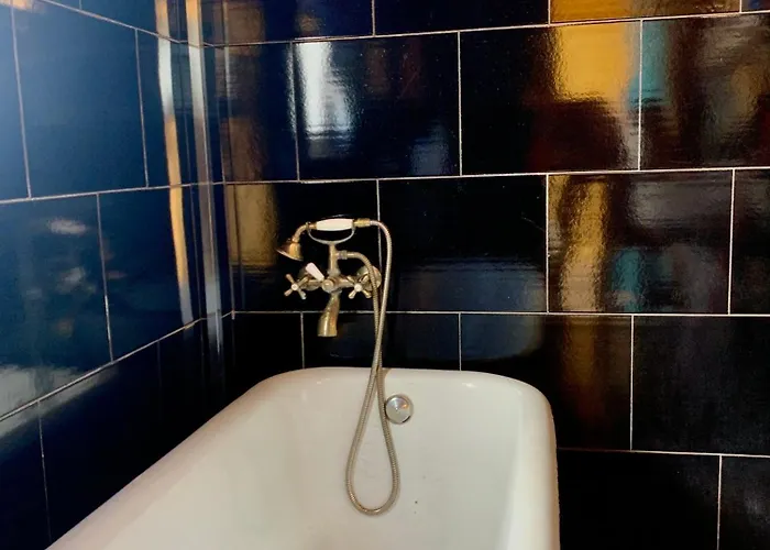 Διαμέρισμα Breakfast Under A Tree - And